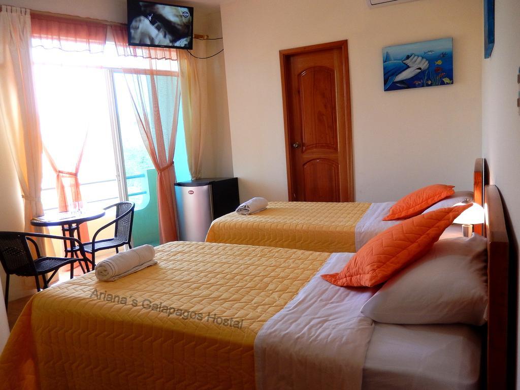 Ariana'S Galapagos Hostal Puerto Ayora  Esterno foto