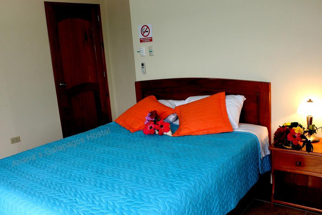 Ariana'S Galapagos Hostal Puerto Ayora  Esterno foto