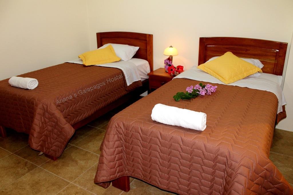 Ariana'S Galapagos Hostal Puerto Ayora  Esterno foto