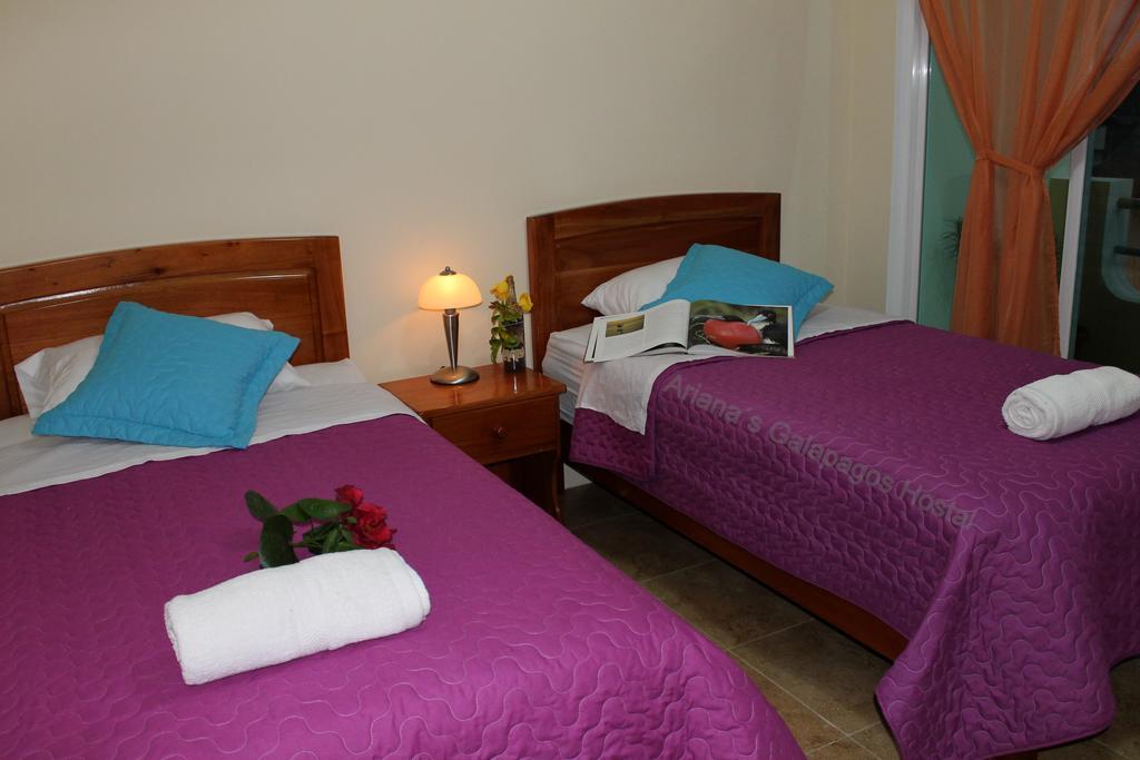 Ariana'S Galapagos Hostal Puerto Ayora  Esterno foto