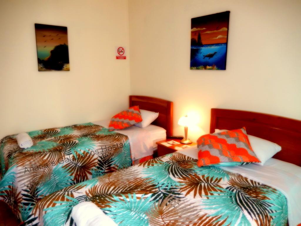 Ariana'S Galapagos Hostal Puerto Ayora  Esterno foto